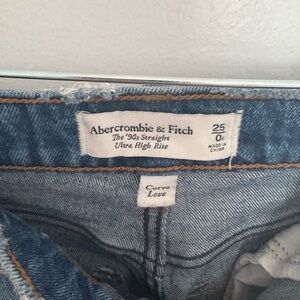 Abercrombie & Fitch Curve Love Jeans | 90s Straight Leg, 25S